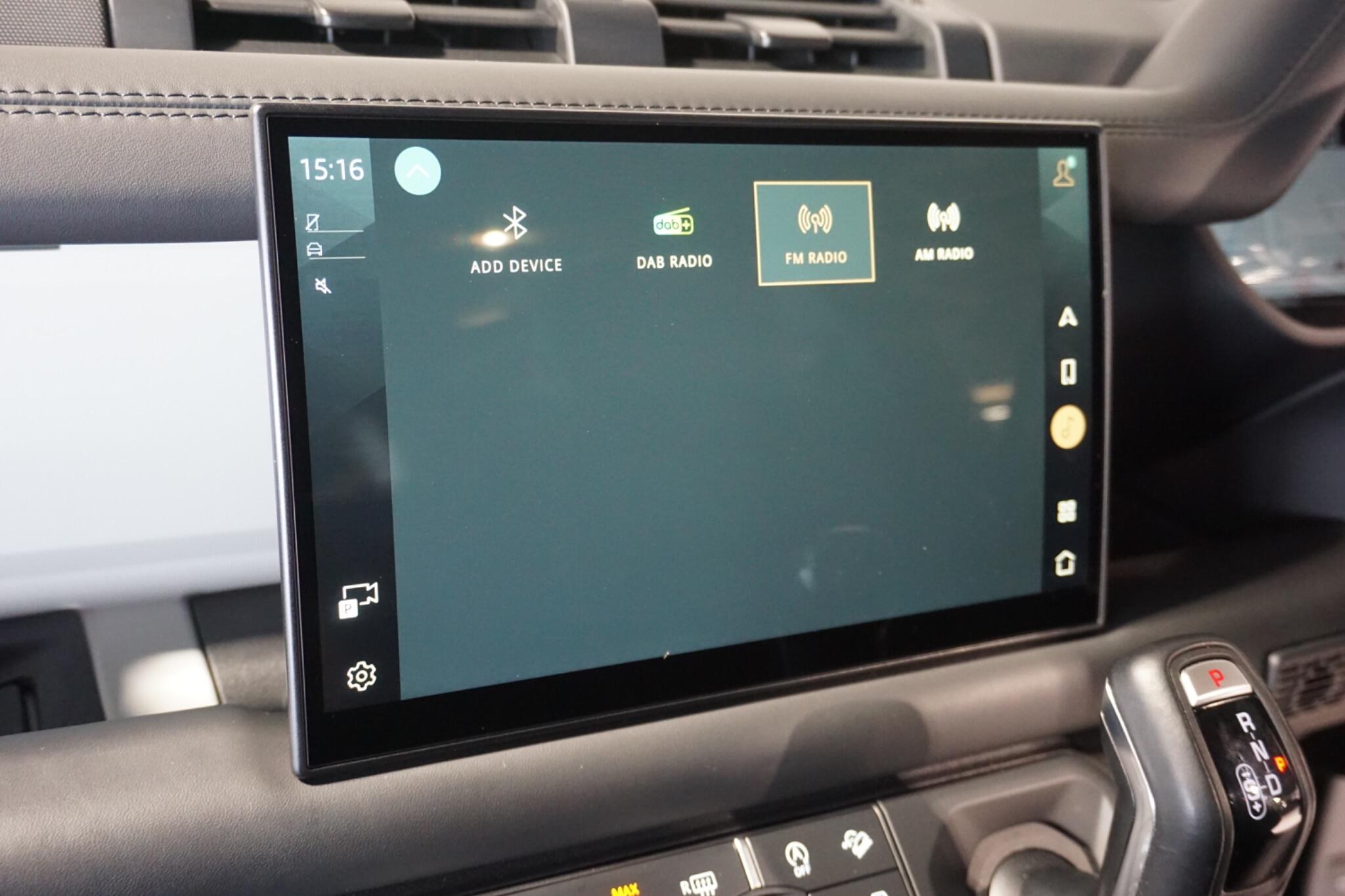 Land Rover Defender 90 3.0 D300 MHEV X-Dynamic HSE Hard Top SUV 3dr Diesel Auto 4WD SWB Euro 6 (s/s) (300 ps)